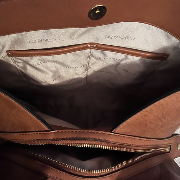 Calvin Klein NWOT Brown 3 Compartment With Outside pocket - Picture 7 of 12
